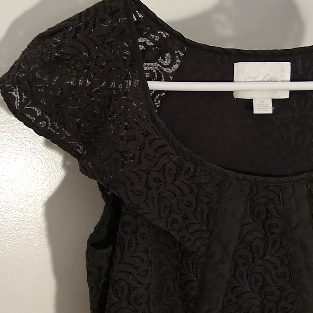 Sleeveless blouse